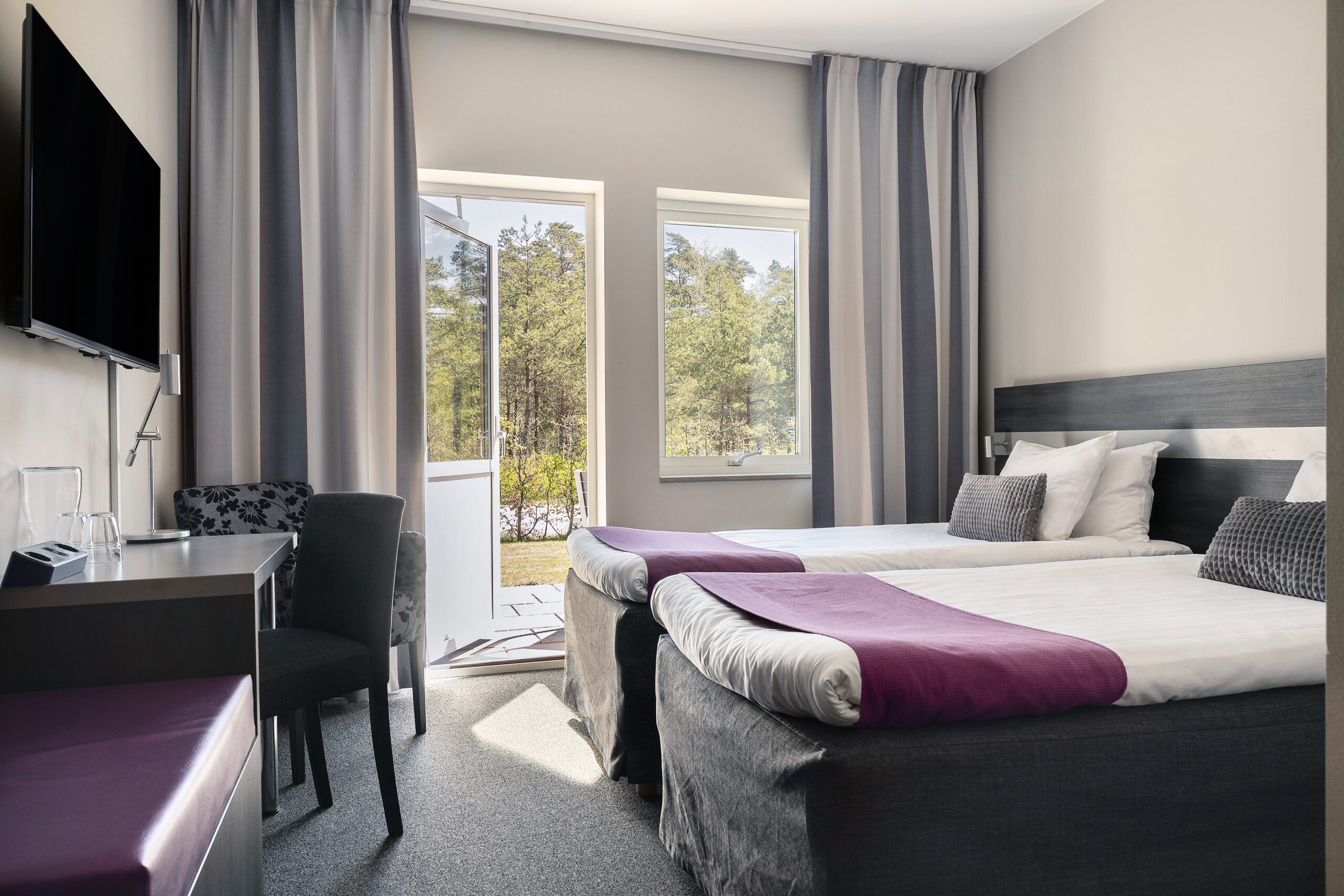 Superior small Tyleback Hotell